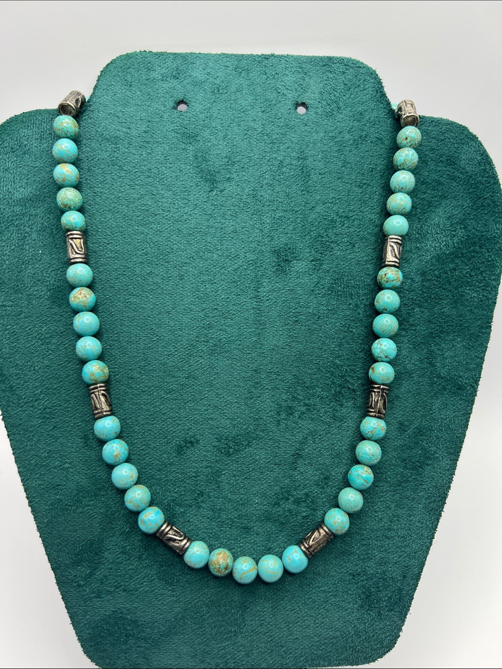 Stunning Turquoise and Silver-Tone beaded 18” Necklace Artisan Handmade